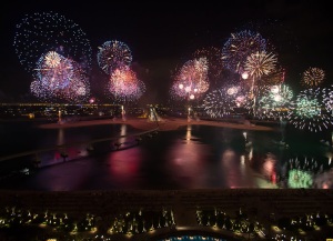 Unforgettable-fireworks-display-at-Atlantis,-The-Palm